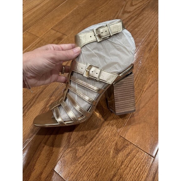 Vince Camuto Hicheny Cage Sandals Women's Size 9.5 Metallic Gold Gladiator NEW - Picture 2 of 9